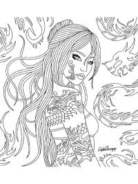 Menina com tatuagens